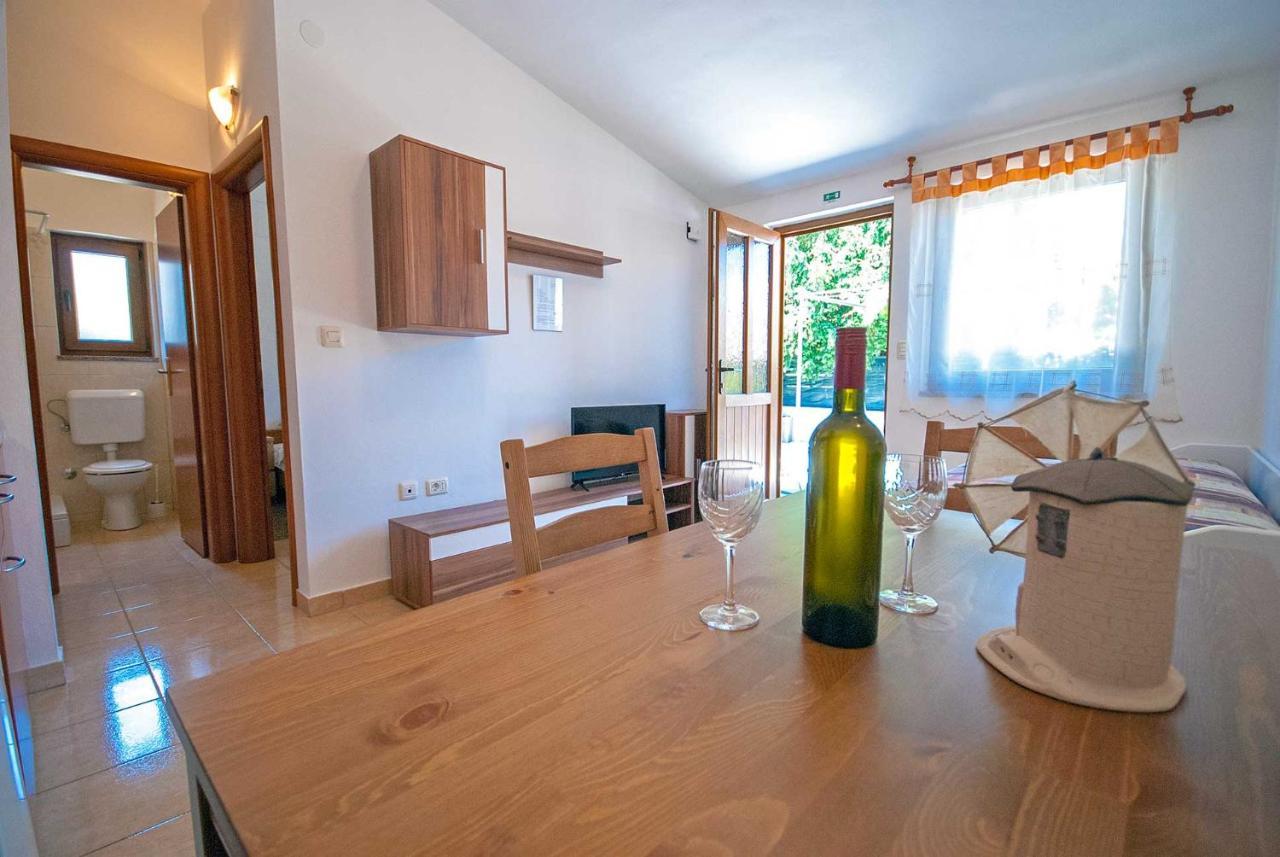 Apartman Kirac Pomer Buitenkant foto
