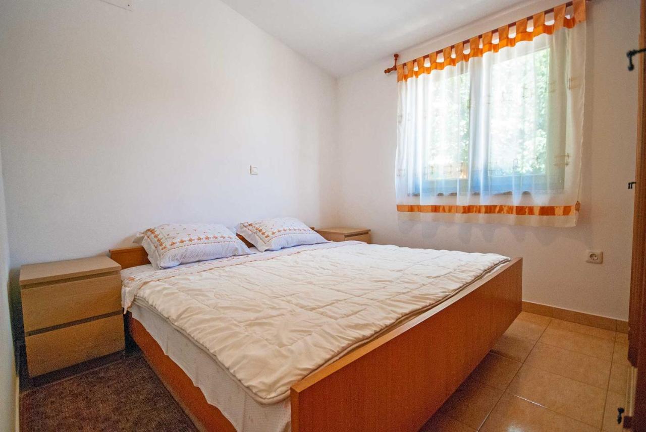 Apartman Kirac Pomer Buitenkant foto